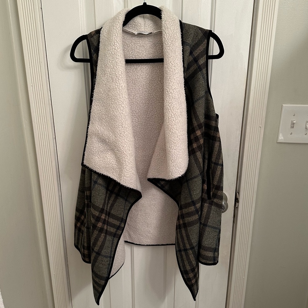 Sweater vest